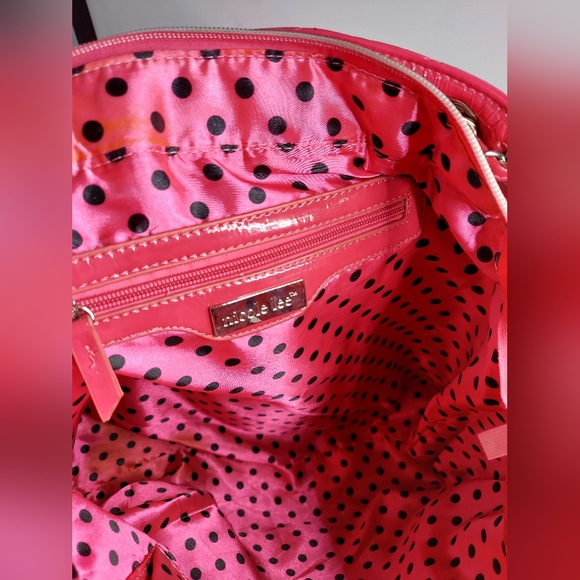 Large pink lock purse with quilted design and chain handles - Picture 13 of 14